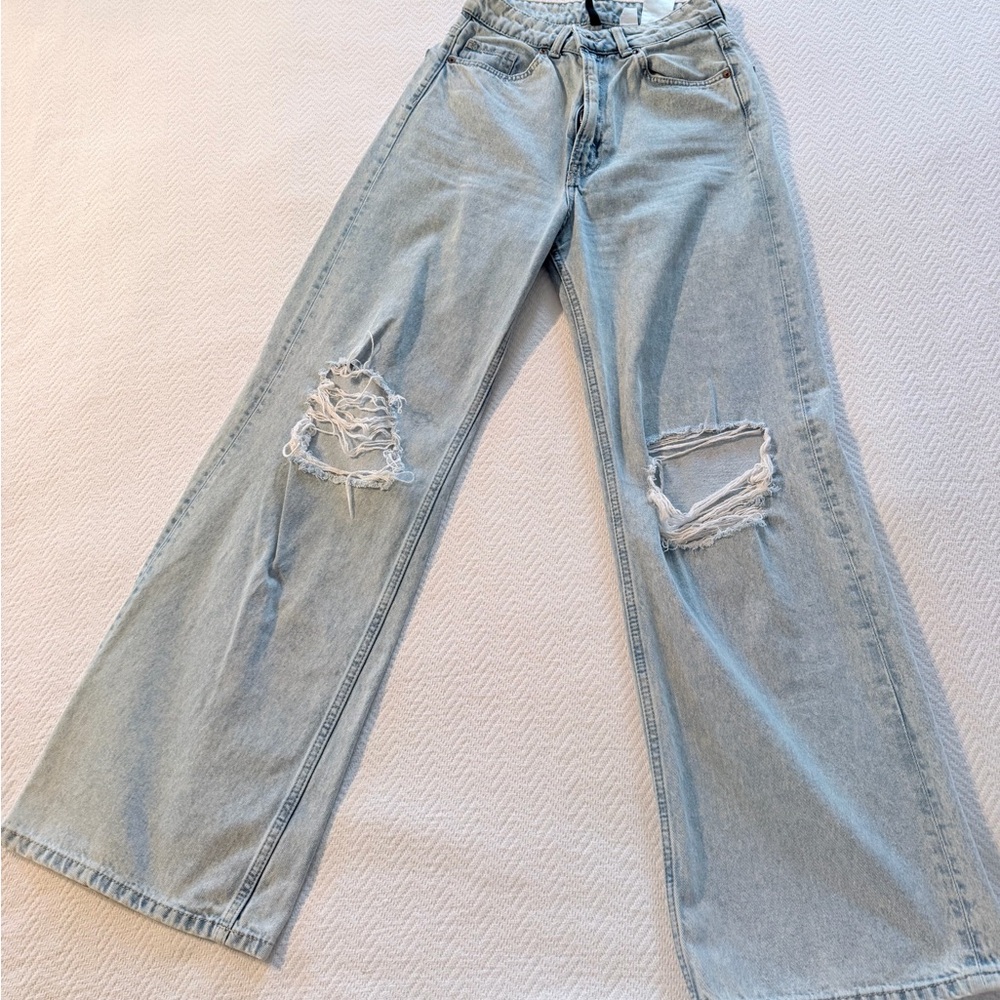 H&M Y2K Divided High Waist Light Blue Ripped Wide-Leg Jeans Size 4 Like New - Picture 2 of 9